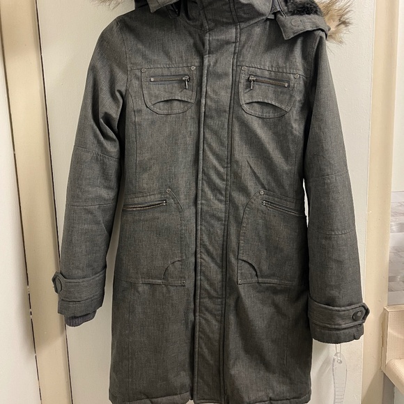 Aritzia winter jacket - Picture 1 of 4